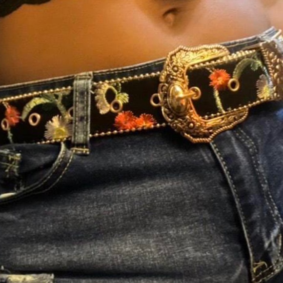 Western Floral Embroidered Buckle Belt - Picture 1 of 6